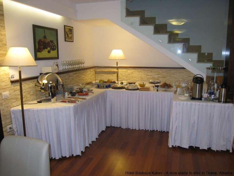 Boutique Hotel Kotoni Тирана Ресторант снимка
