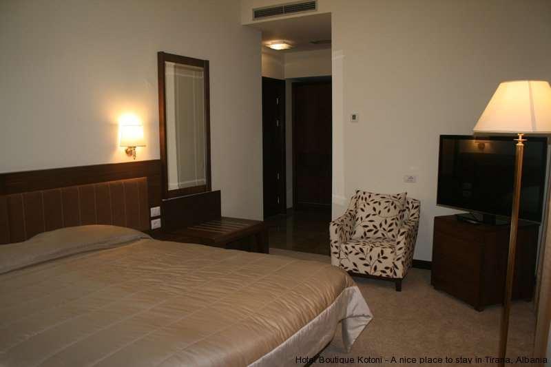 Boutique Hotel Kotoni Тирана Стая снимка