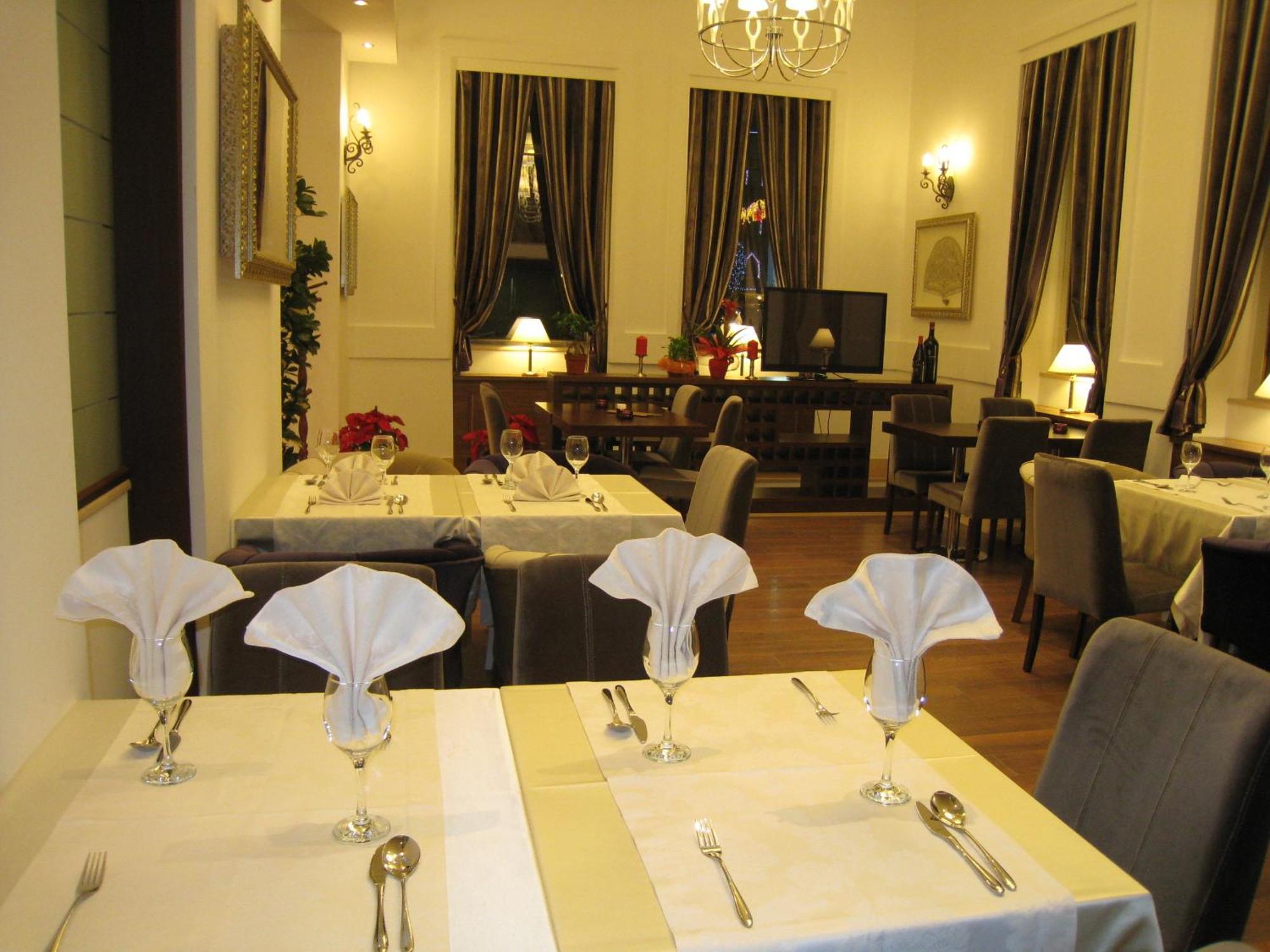 Boutique Hotel Kotoni Тирана Екстериор снимка