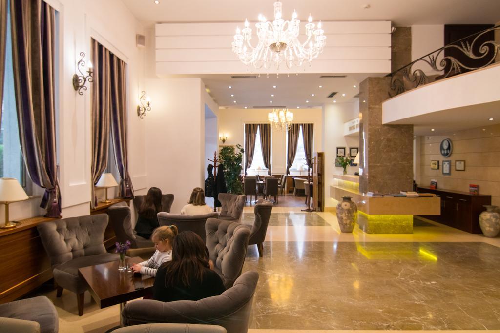 Boutique Hotel Kotoni Тирана Екстериор снимка