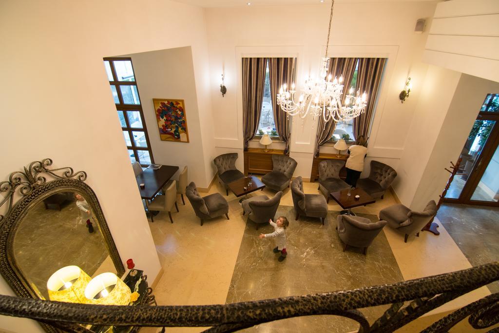 Boutique Hotel Kotoni Тирана Екстериор снимка