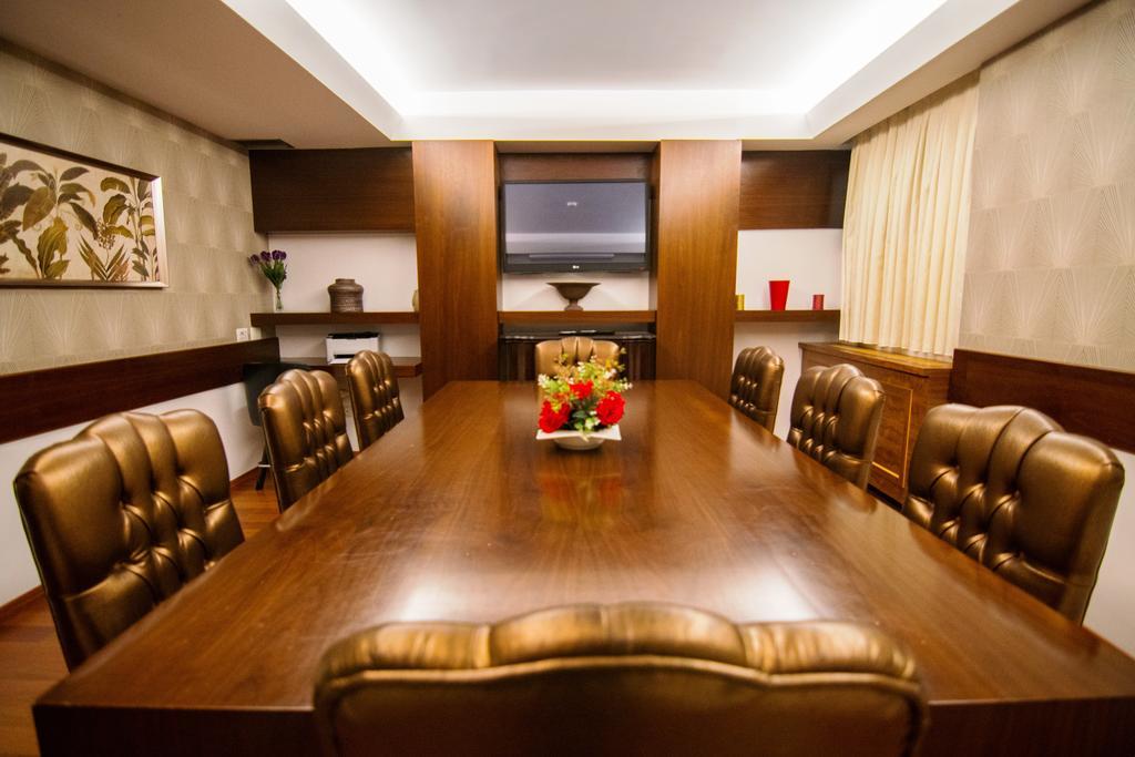 Boutique Hotel Kotoni Тирана Екстериор снимка
